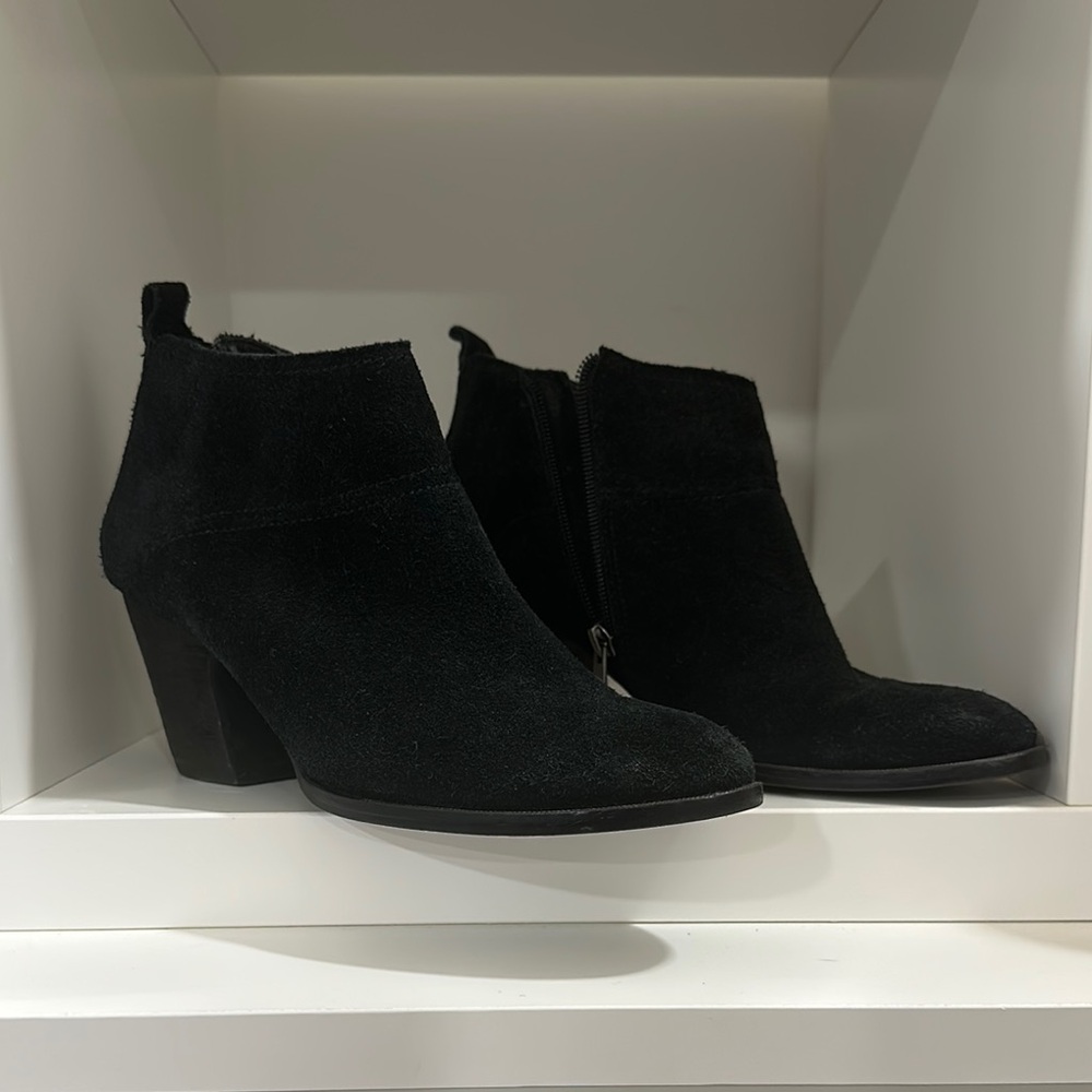 Ivanka Trump “Itthelma” Elegant Black Ankle Boots Size 8 1/2